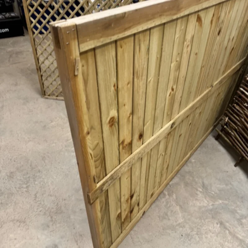 T&G fence panels rear view